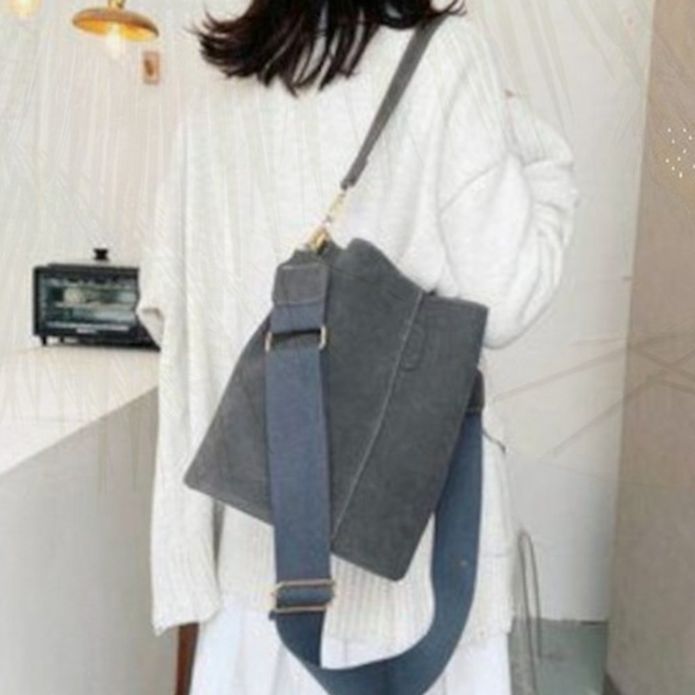 New Messenger Bag Brown 238